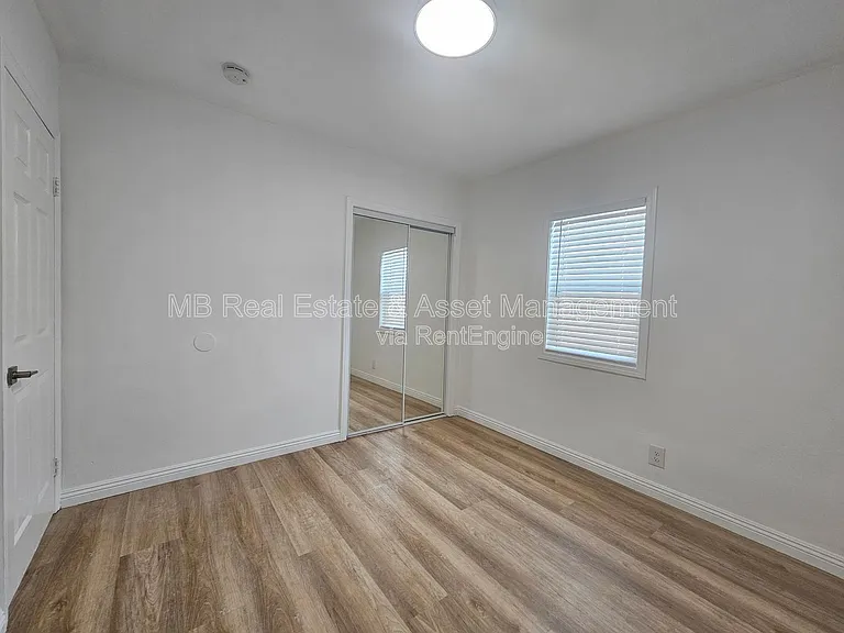 4754 W 163rd St — Photo 9