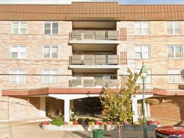 360 Central Avenue #331, Lawrence, NY 11559