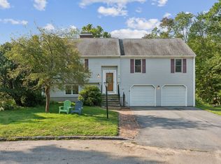 9 Penwood Cir, Cape Elizabeth, ME 04107