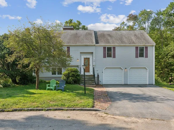 9 Penwood Circle, Cape Elizabeth, ME 04107