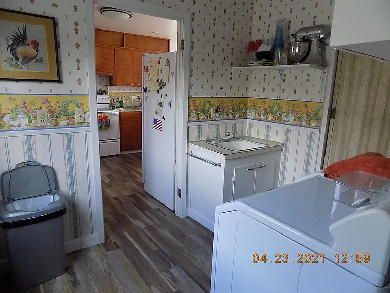 27096 Old Hwy #93 — Photo 7