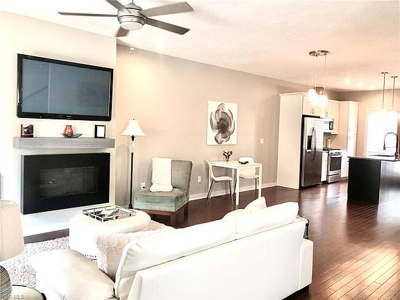 3rd image of 15 Atterbury Blvd
