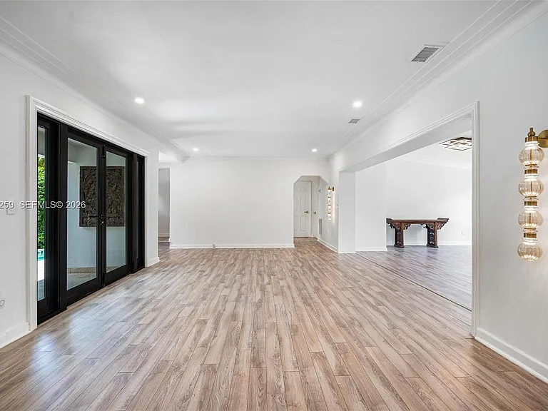 7810 Beachview Dr — Photo 28