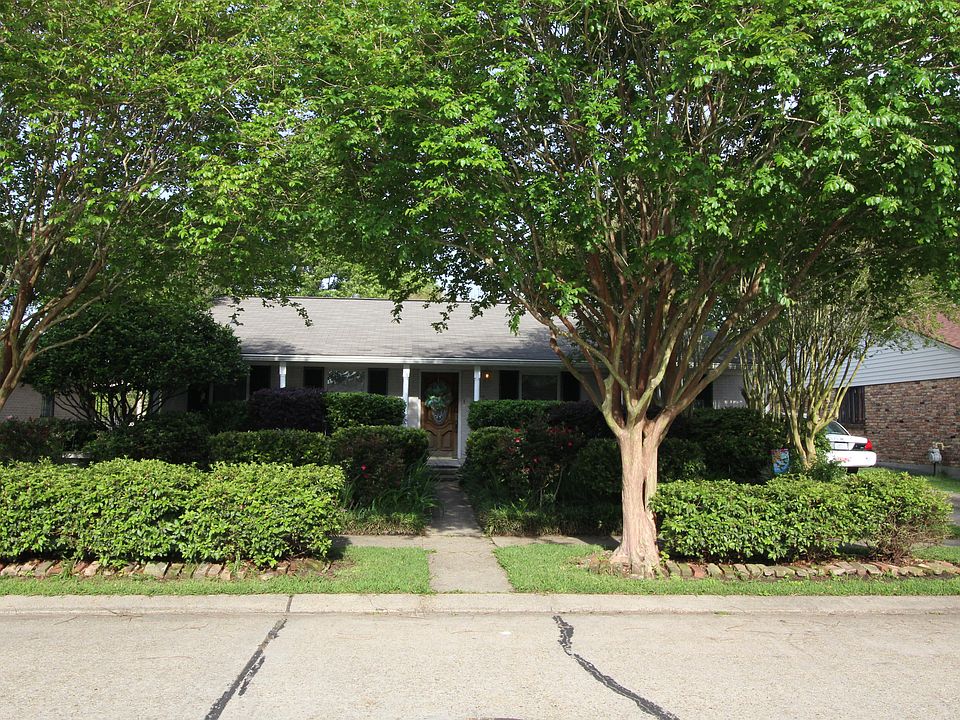 1st image of 752 Glouster St