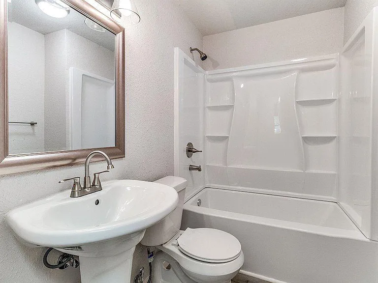 1114 S 7th Ave — Photo 8