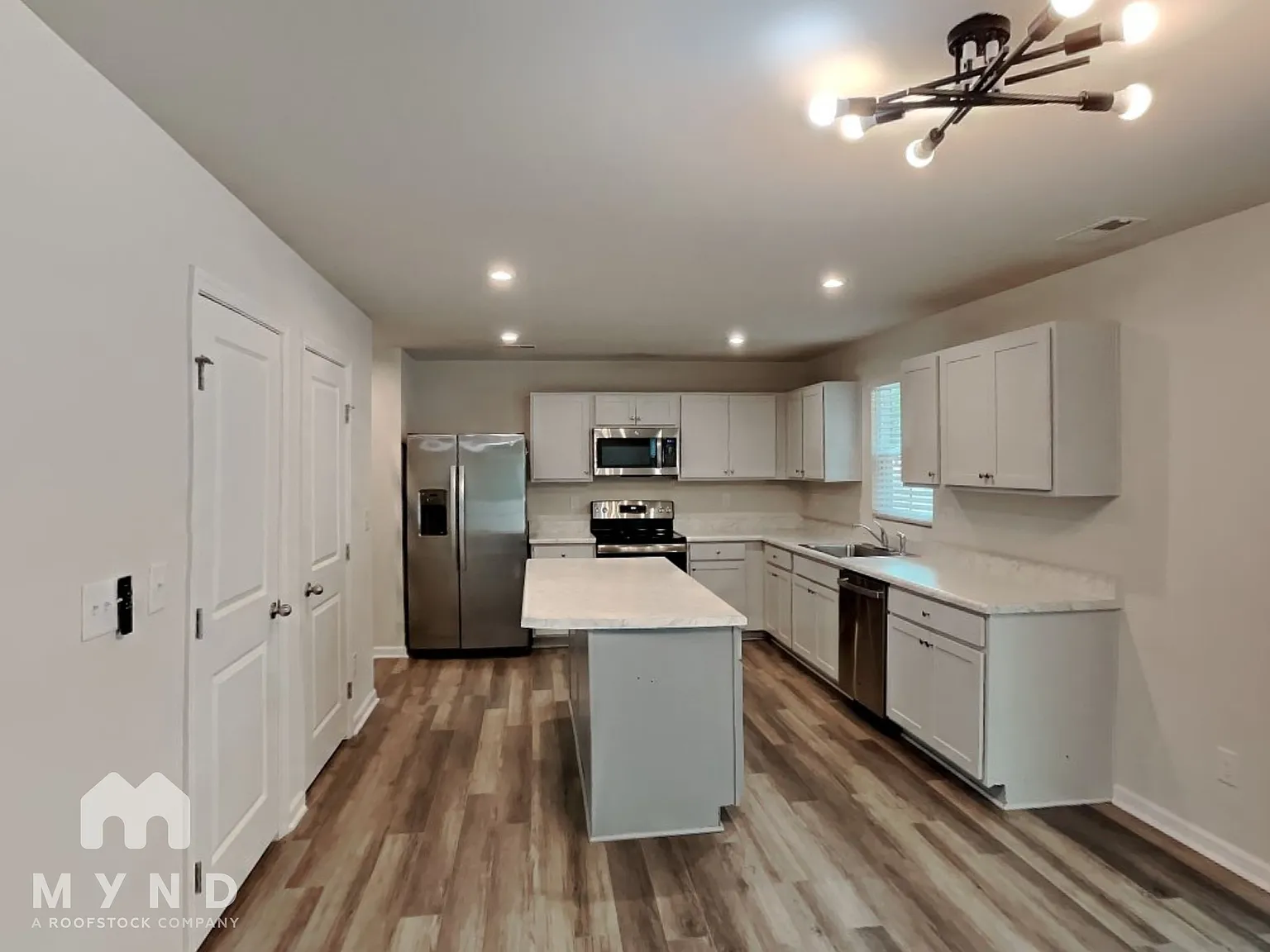 4 bed, 2.5 bath, 2203 sqft, $2,345 — Photo 2