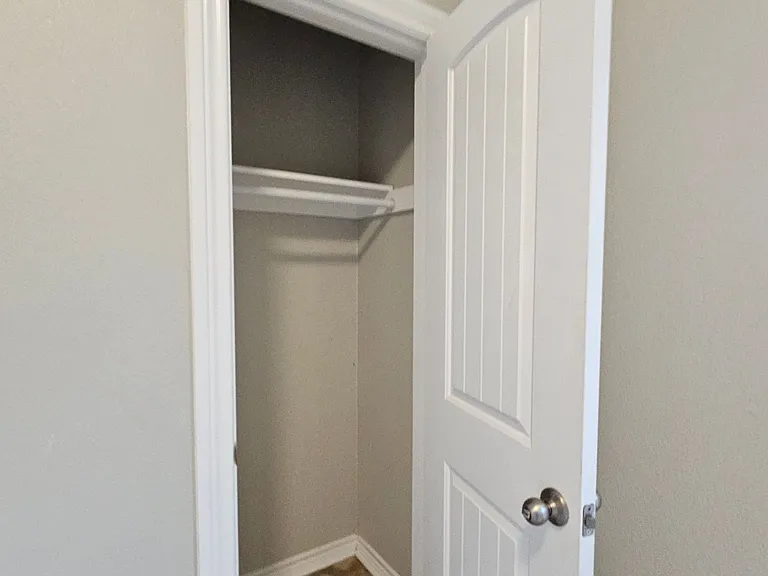2115 Glenwood Ln — Photo 14