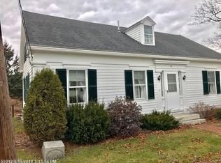 32 Commercial St, Winterport, ME 04496