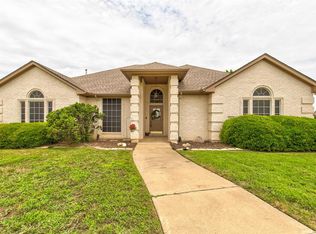 1413 Chaucer Dr, Cleburne, TX 76033