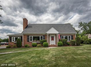 5940 6th St, Falls Church, VA 22041