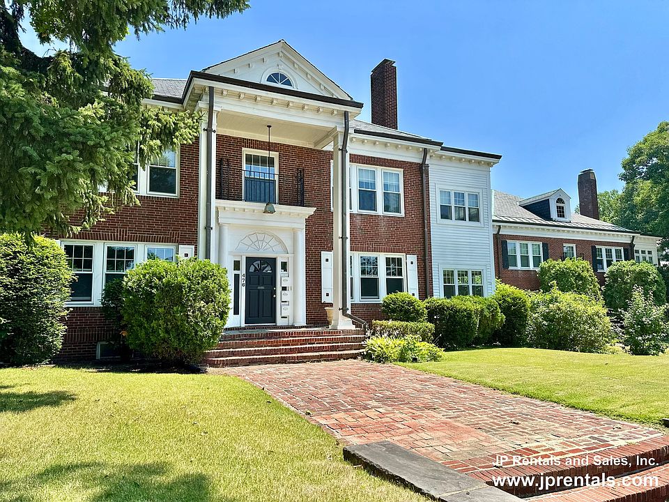 1st image of 476 Jamaicaway APT 1
