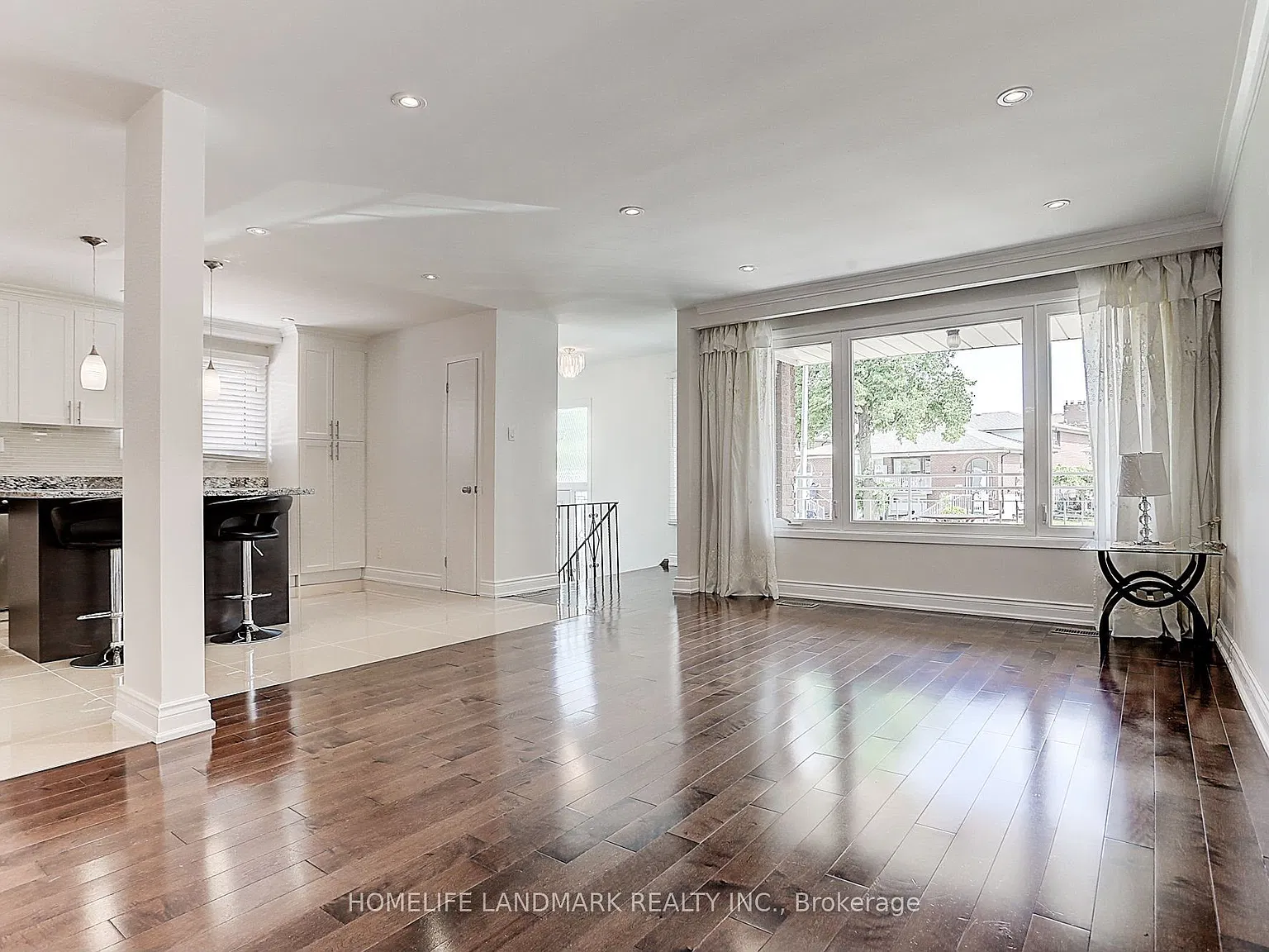 3 bed, $2,900 — Photo 2