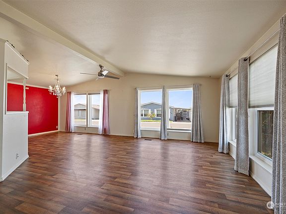 5th image of 534 NE Fleetwood Avenue