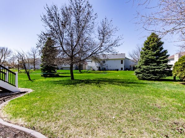 2715 33rd St S, Fargo, ND 58103