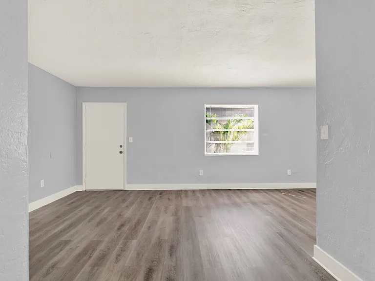 2407 NW 135th St #314 — Photo 5