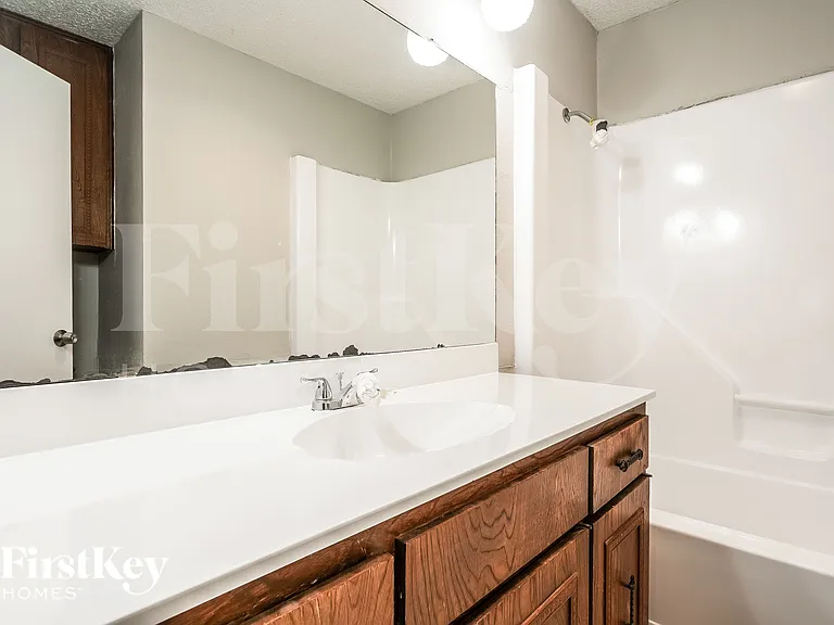 222 Creekwood Ct — Photo 17