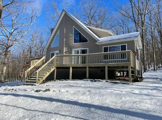 198 Eagle Rock Rd, Lackawaxen, PA 18435