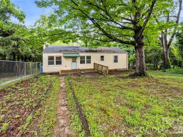 107 Wilshire Dr, Asheville, NC 28806