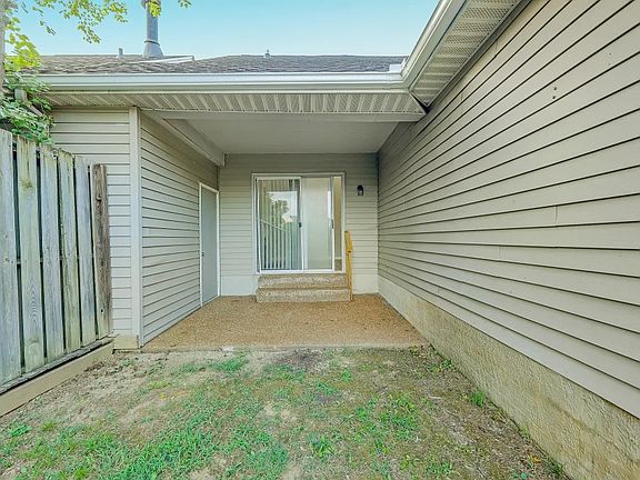 3rd image of 612 Brentmeadow Cir #612