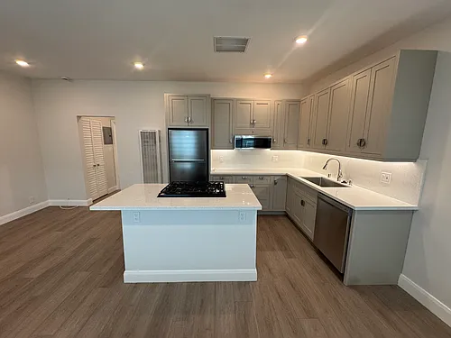 3654 S Centinela Ave #8 Photo 1