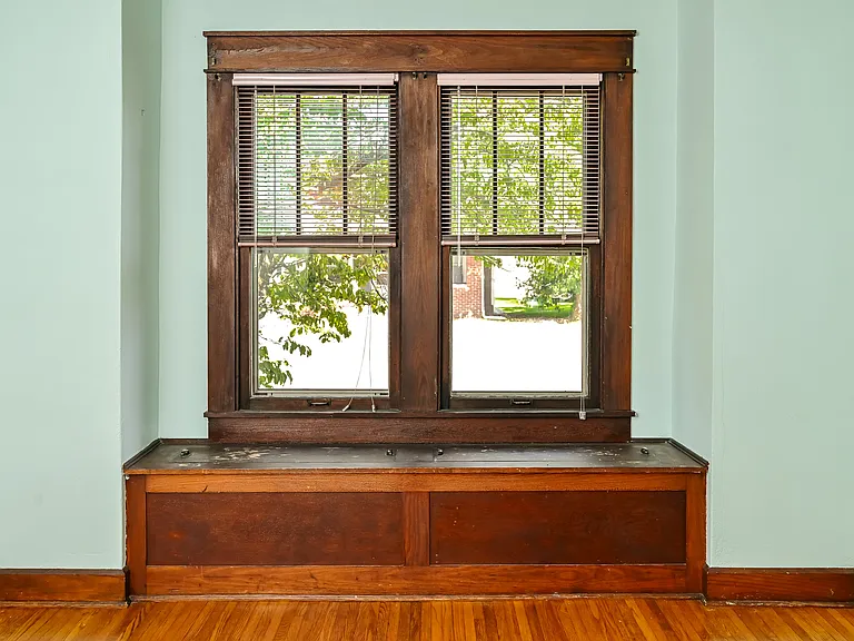 West bedroom.