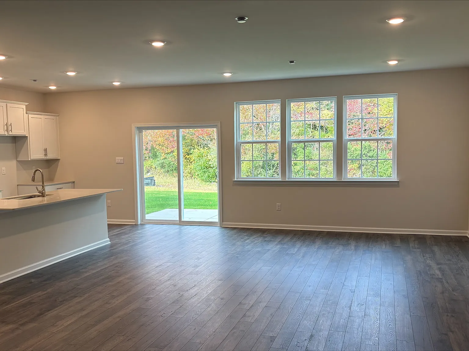 4 bed, 2313 sqft, $3,500 — Photo 3
