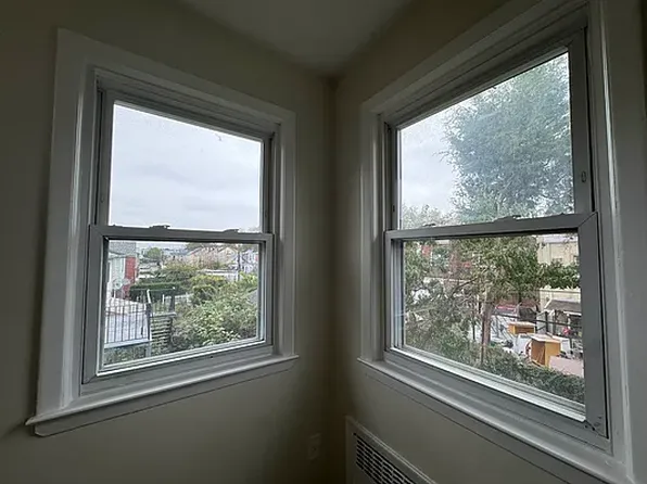 150-47 Grand Central Parkway image 13 of 18