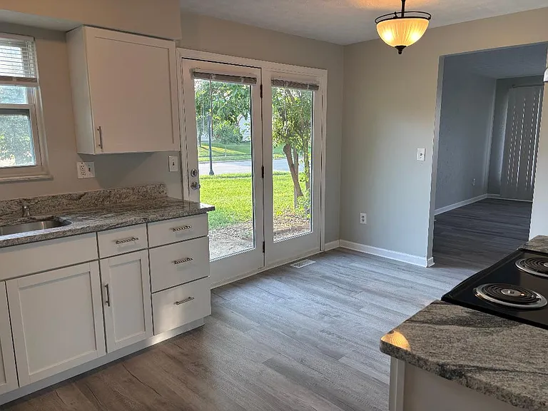 365 Tradewind Ct — Photo 8