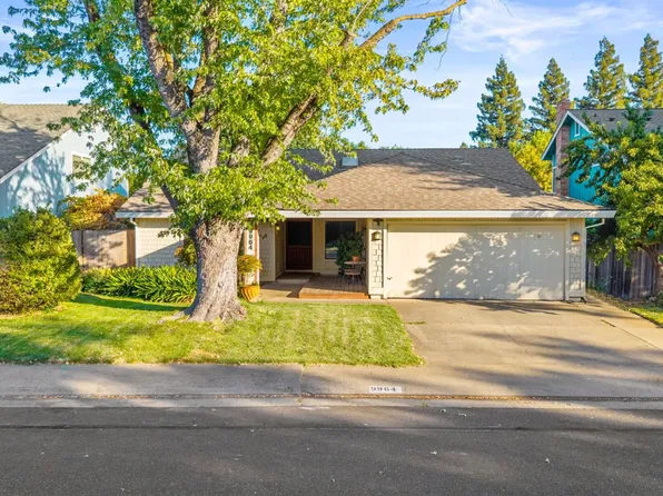 9964 Stirling Park Dr, Sacramento, CA 95827