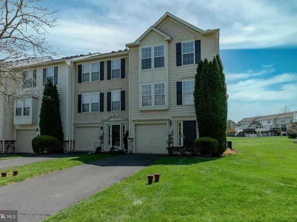 17 Dare Ln, Pottstown, PA 19465