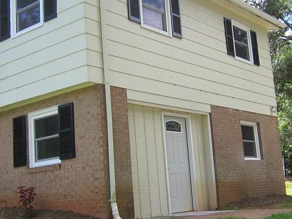 3rd image of 7 Forest Hill Ct