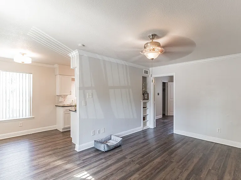 The Addison Apartments — Photo 6