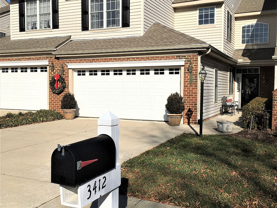 Immaculate 2-story townhome