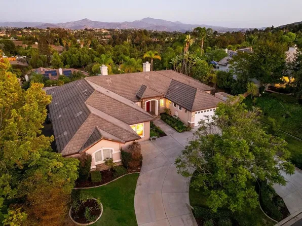 2216 Blossom Hill Ln, Escondido, CA 92029