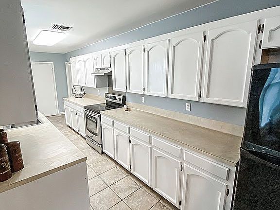Kitchen side #1