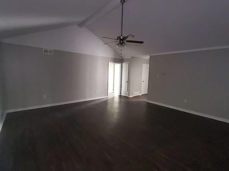 3760 Saint Elmo Ave — Photo 12