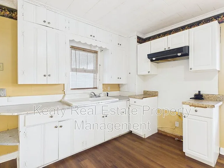 413 Dorothy St — Photo 7