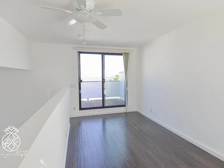 1727 Glendon Ave #208 — Photo 6