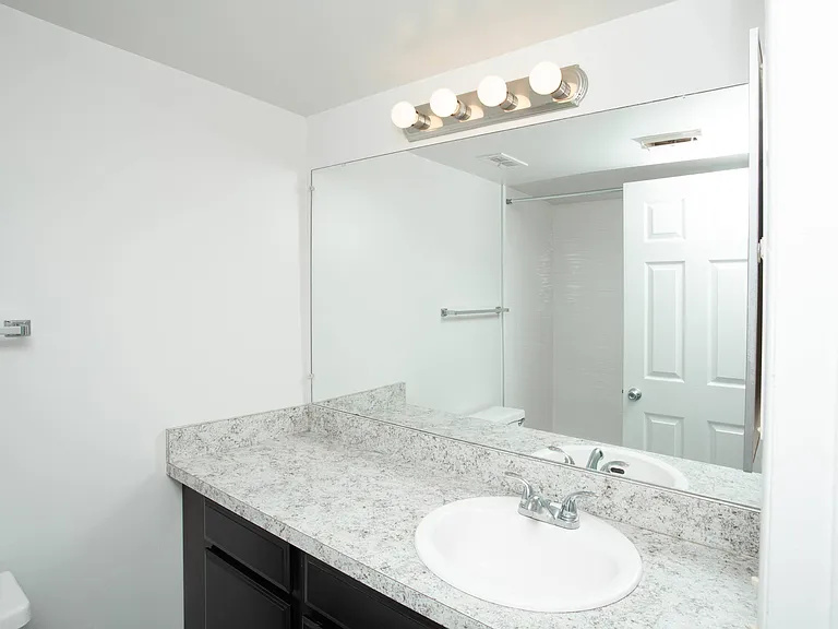 Briarwood Apartments — Photo 11