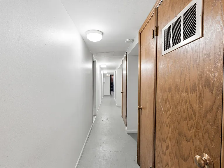 1421 N Dearborn St — Photo 150