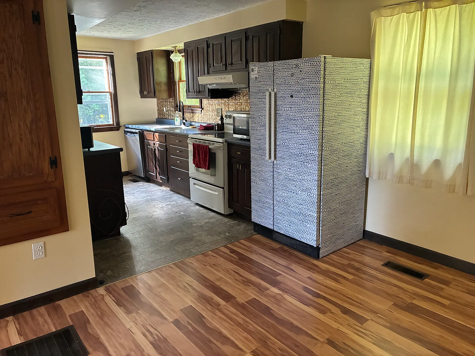 182 Country Club Rd — Photo 3