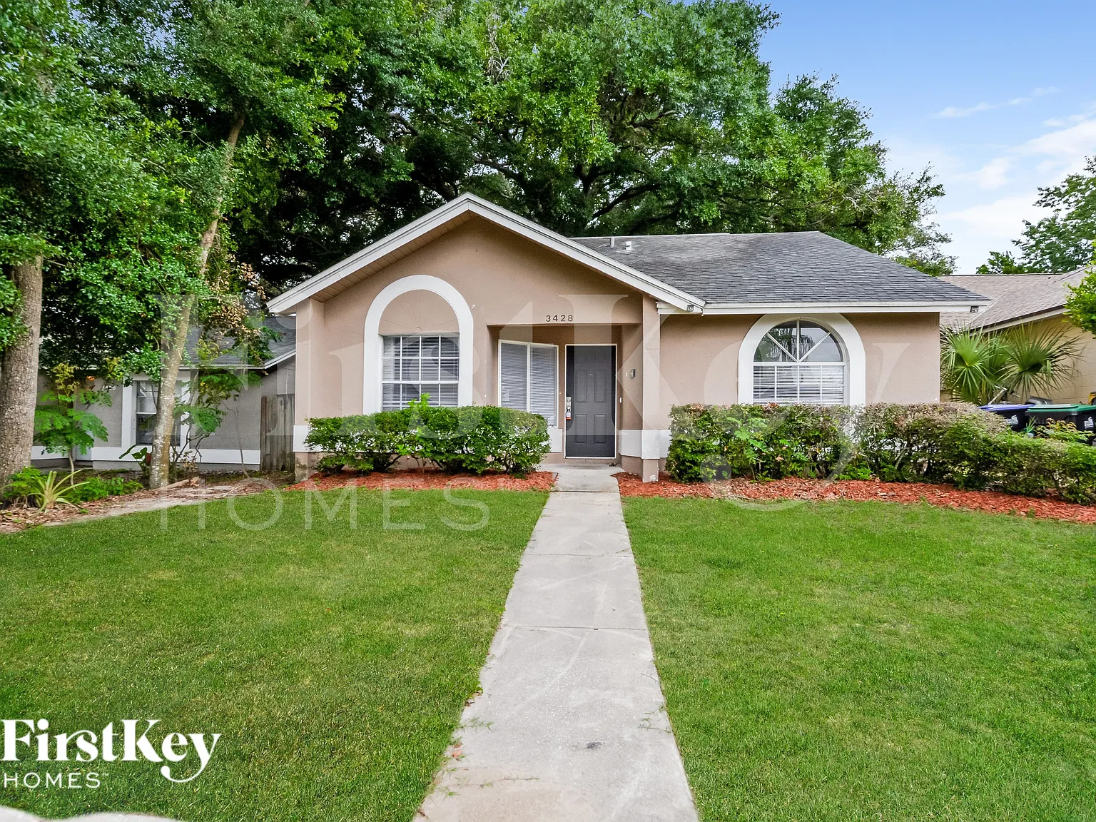 3 bed, 2.0 bath, 1130 sqft, $1,900 — Photo 1