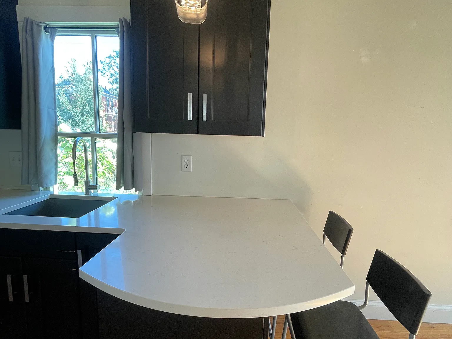 2 bed, 800 sqft, $1,875 — Photo 3