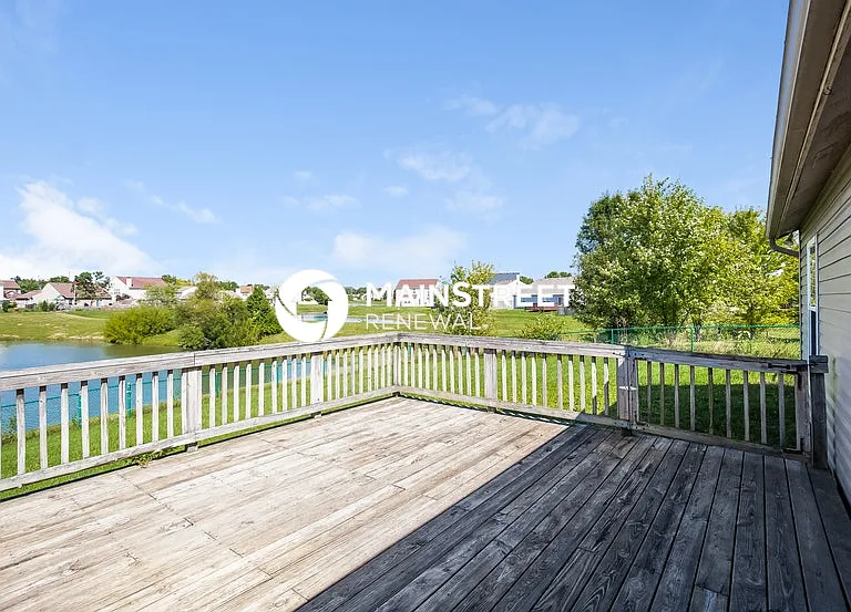 11204 Autumn Creek Ct — Photo 16