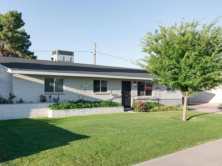 2237 E Hillery Dr — Photo 6