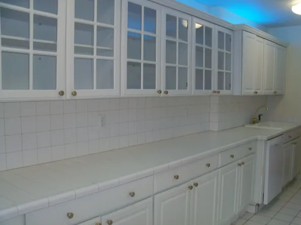 225 Saint Pauls Avenue image 6 of 21