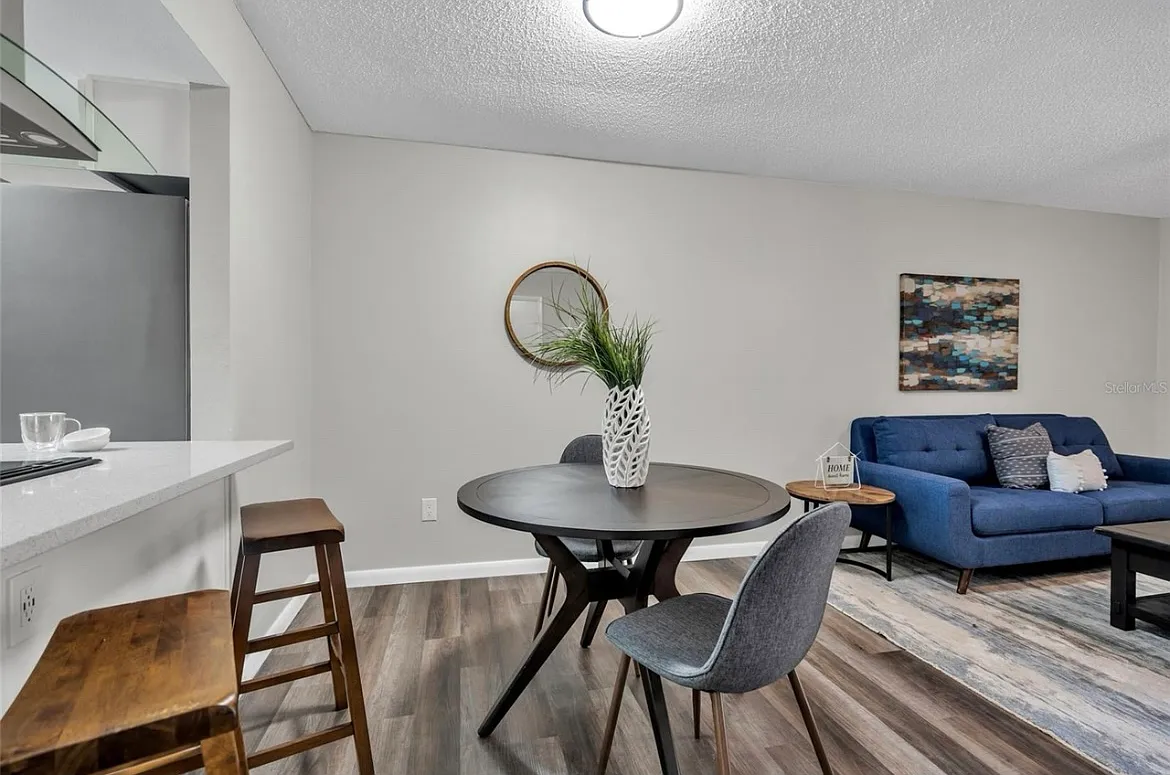 3406 Arbor Oaks Ct — Photo 3