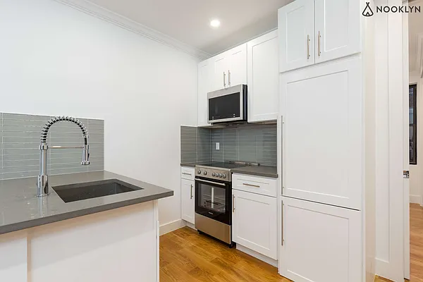 Rented by Nooklyn NYC LLC | media 67