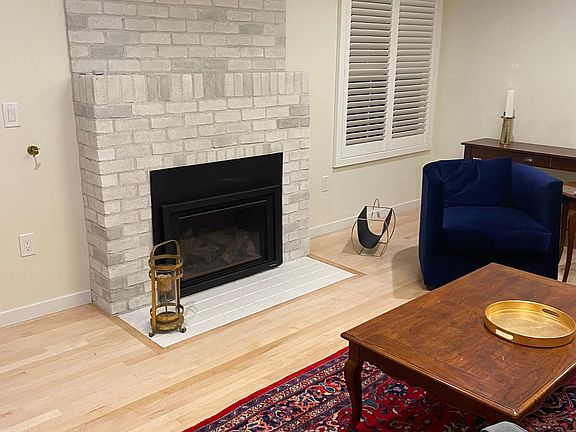 LIVING ROOM GAS FIREPLACE