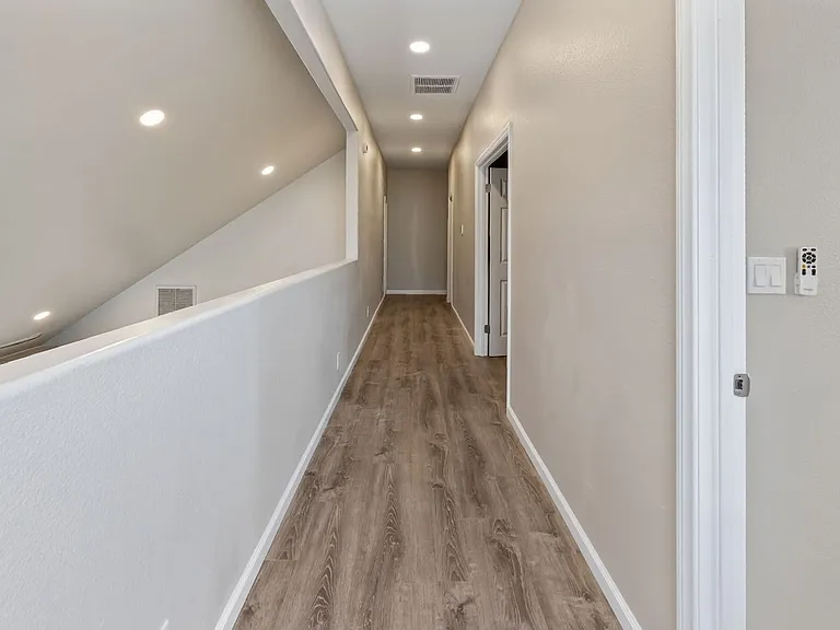 880 La Terraza Blvd #3 — Photo 7